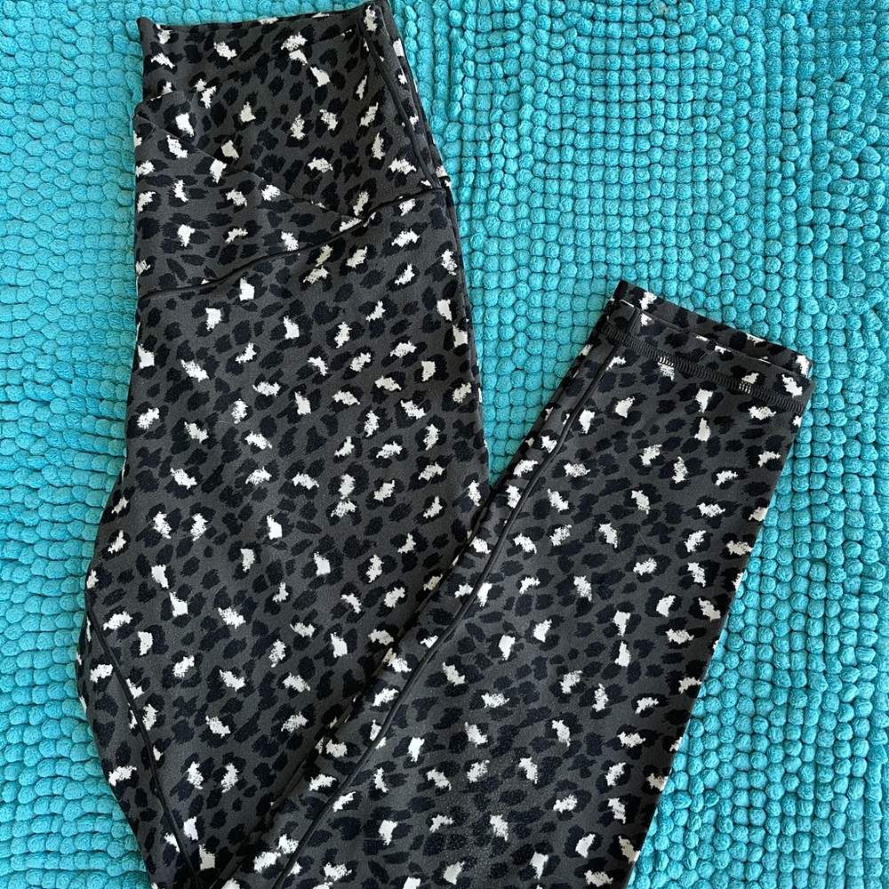 AERIE 7/8 Play Crossover Leggings- Leopard Print